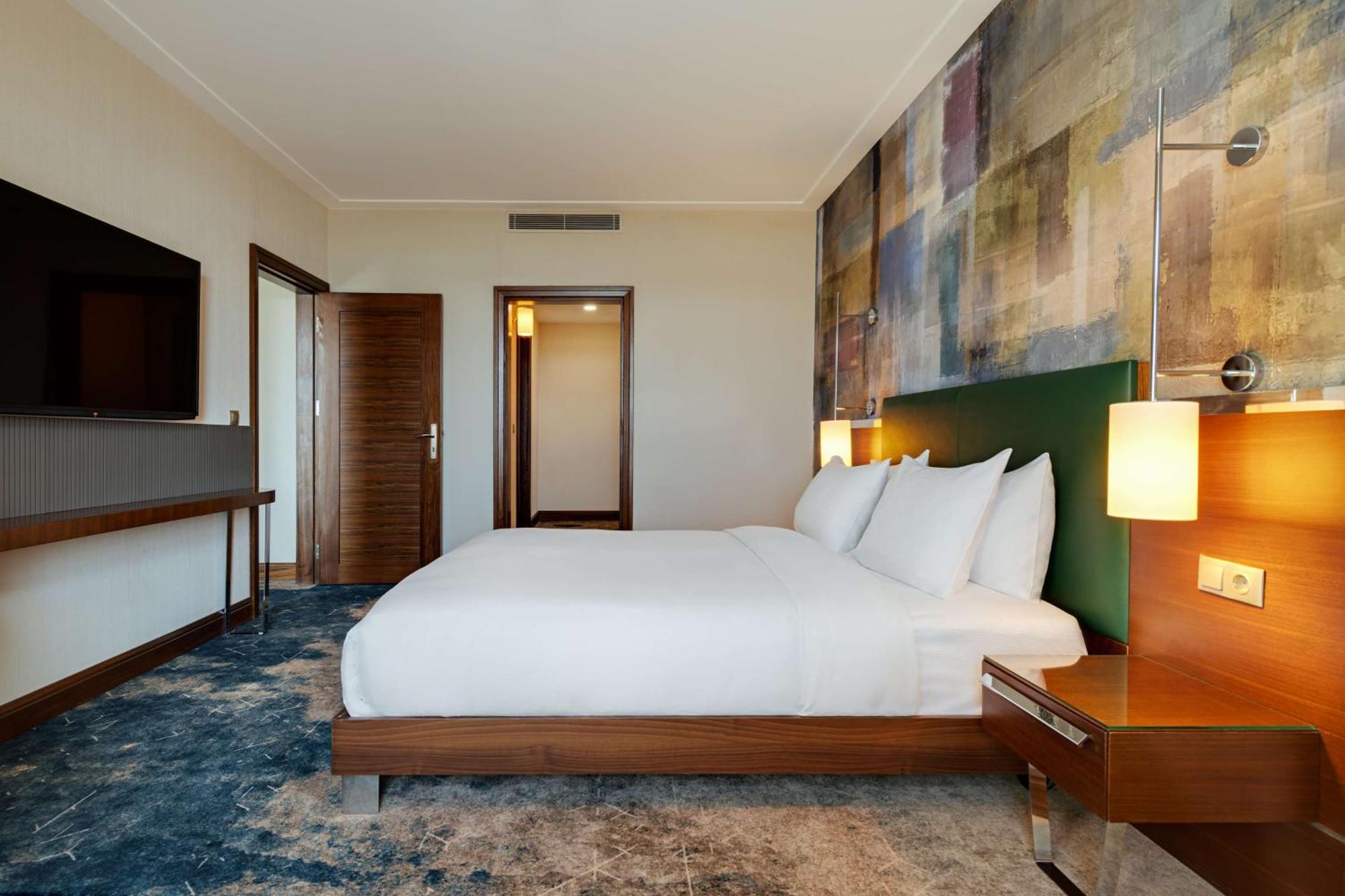 Doubletree By Hilton Van Bagian luar foto