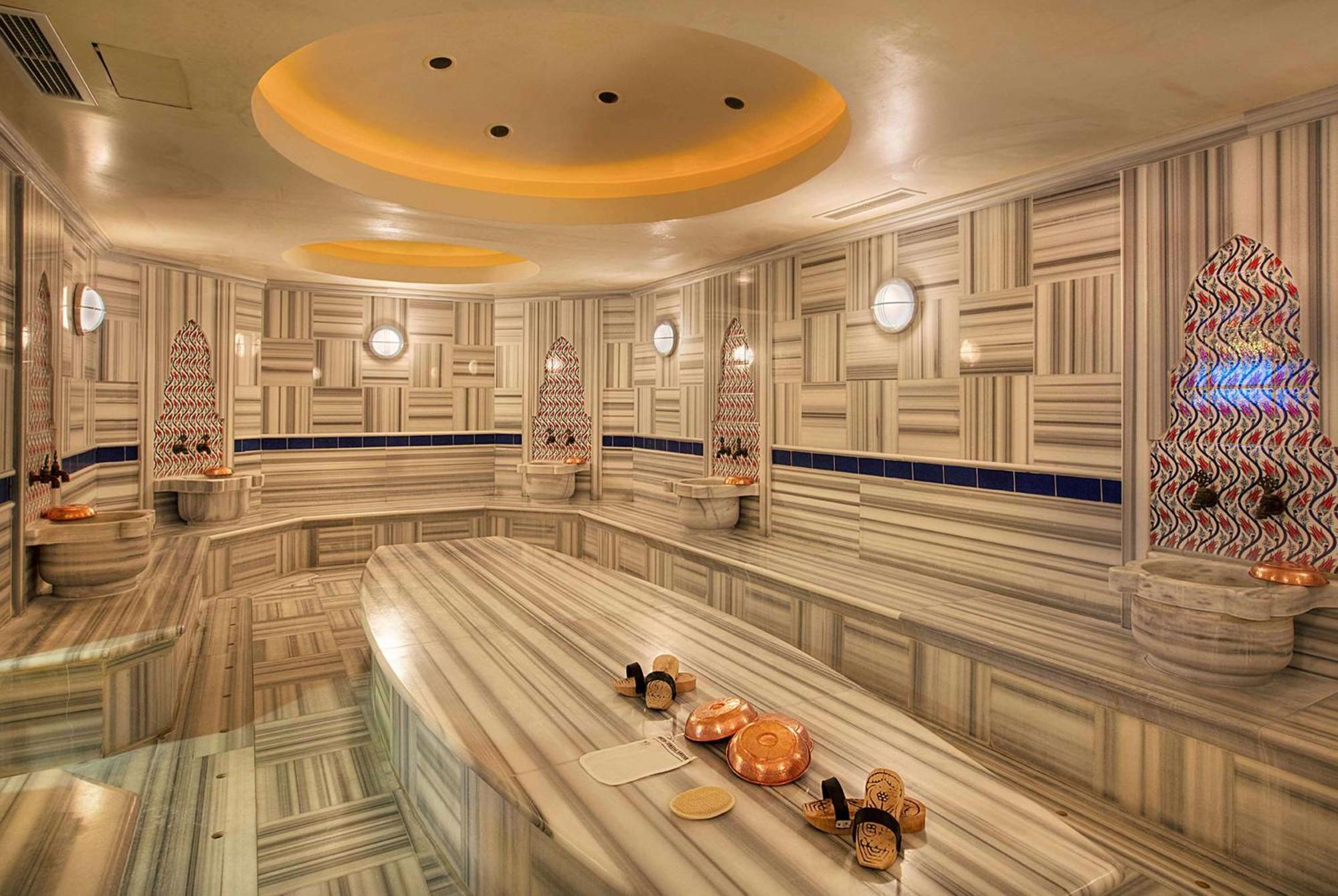 Doubletree By Hilton Van Bagian luar foto