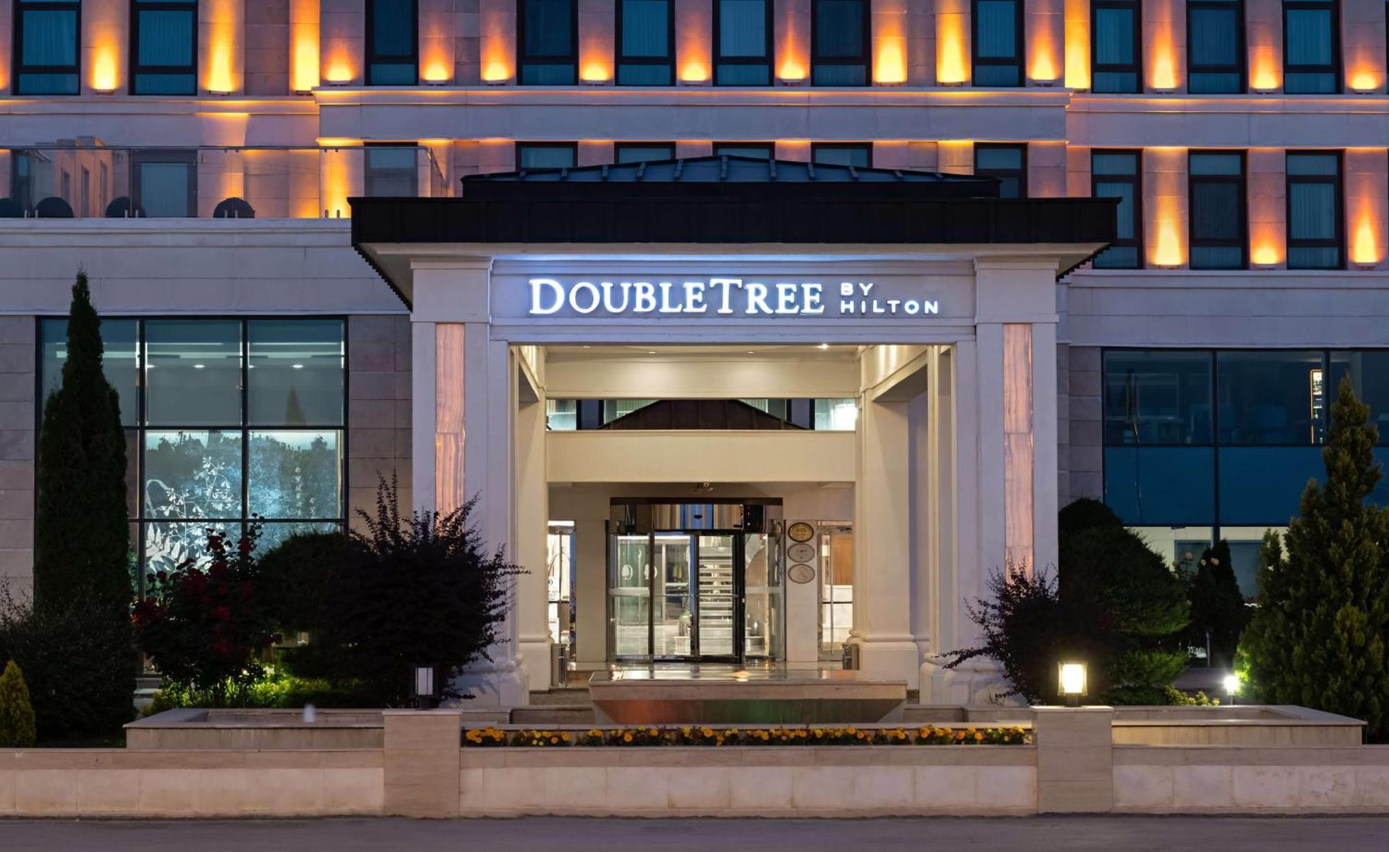 Doubletree By Hilton Van Bagian luar foto