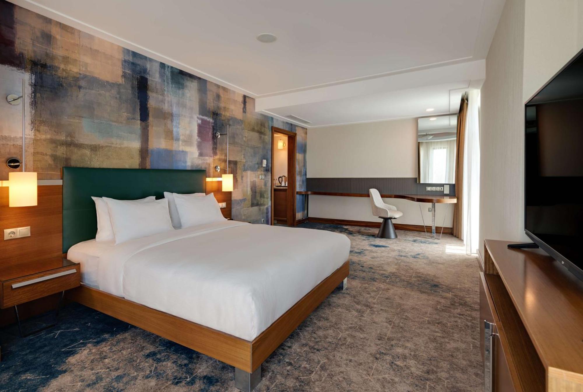 Doubletree By Hilton Van Bagian luar foto