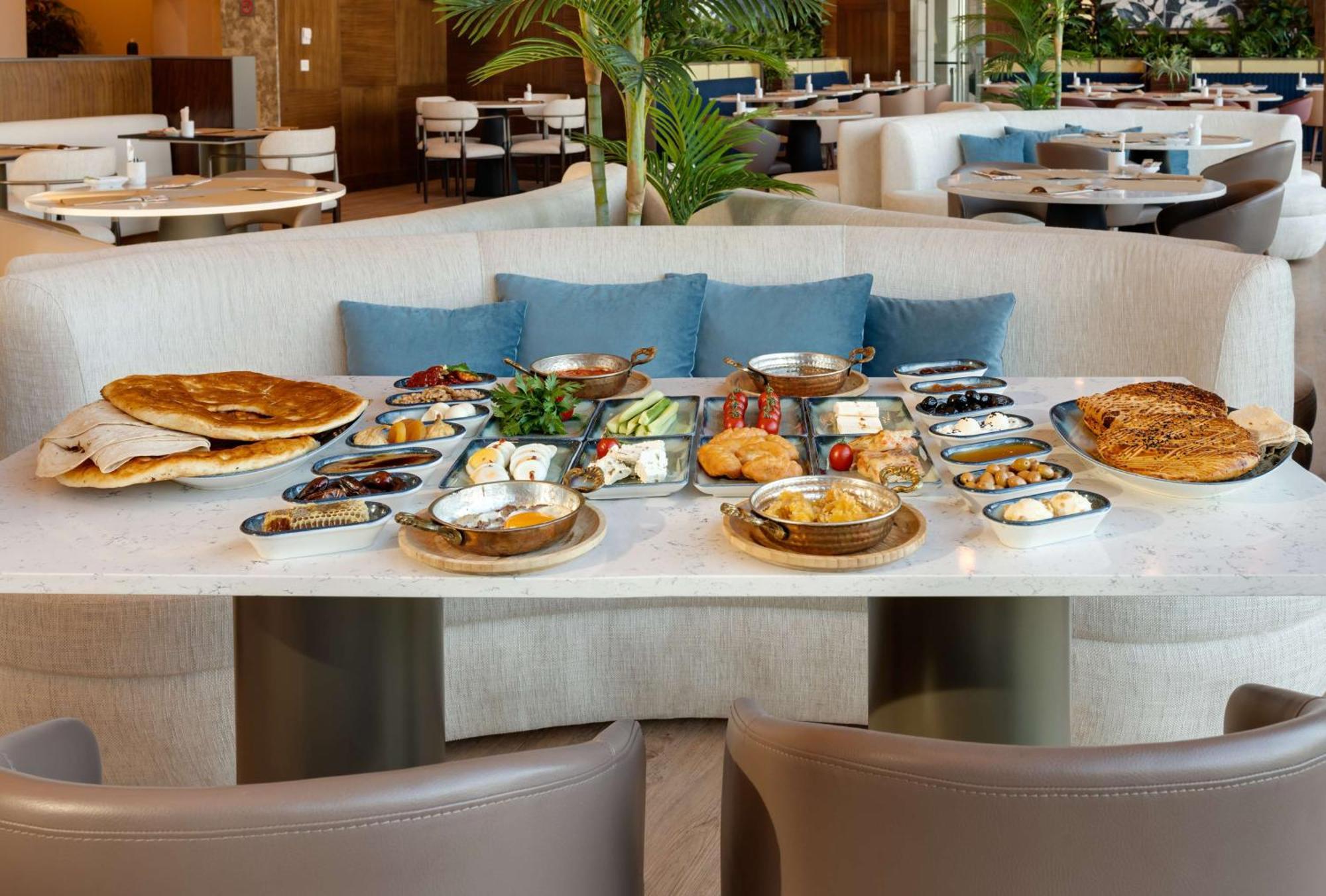 Doubletree By Hilton Van Bagian luar foto