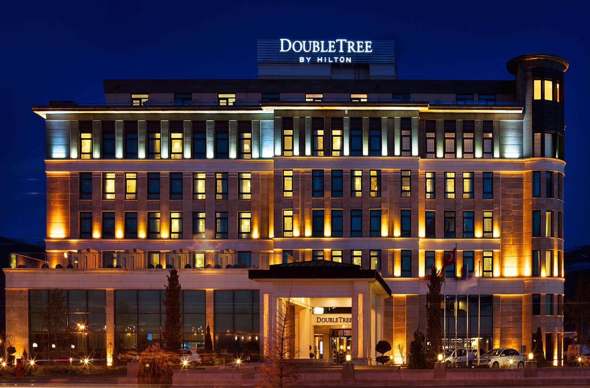 Doubletree By Hilton Van Bagian luar foto