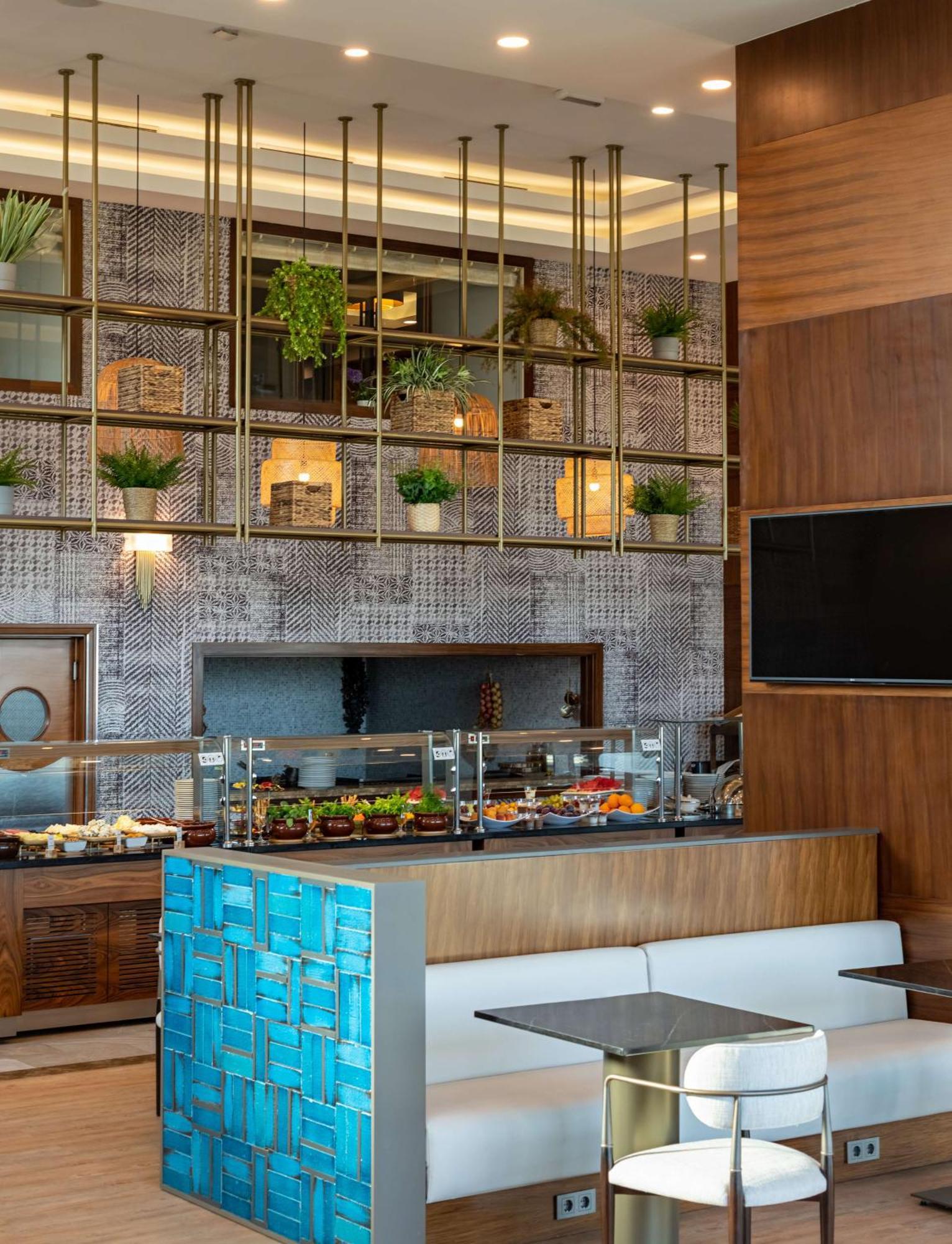 Doubletree By Hilton Van Bagian luar foto